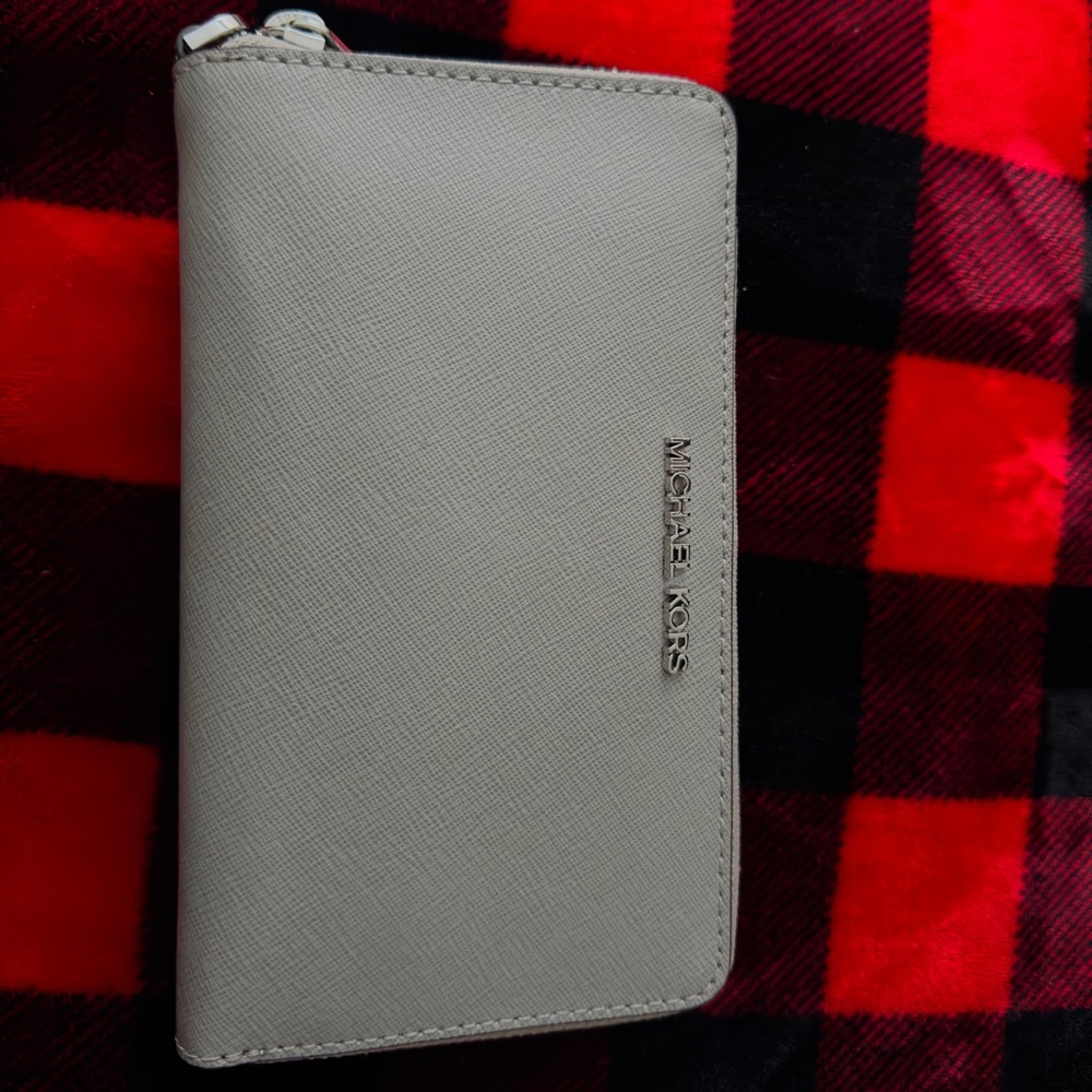 Michael Kors Jet Set Travel Large Double Zip Phone Wristlet Wallet